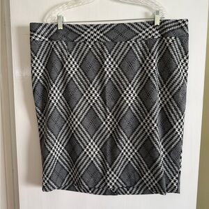 Lane Bryant Pencil Skirt Black/Grey/white Sz 22 EUC